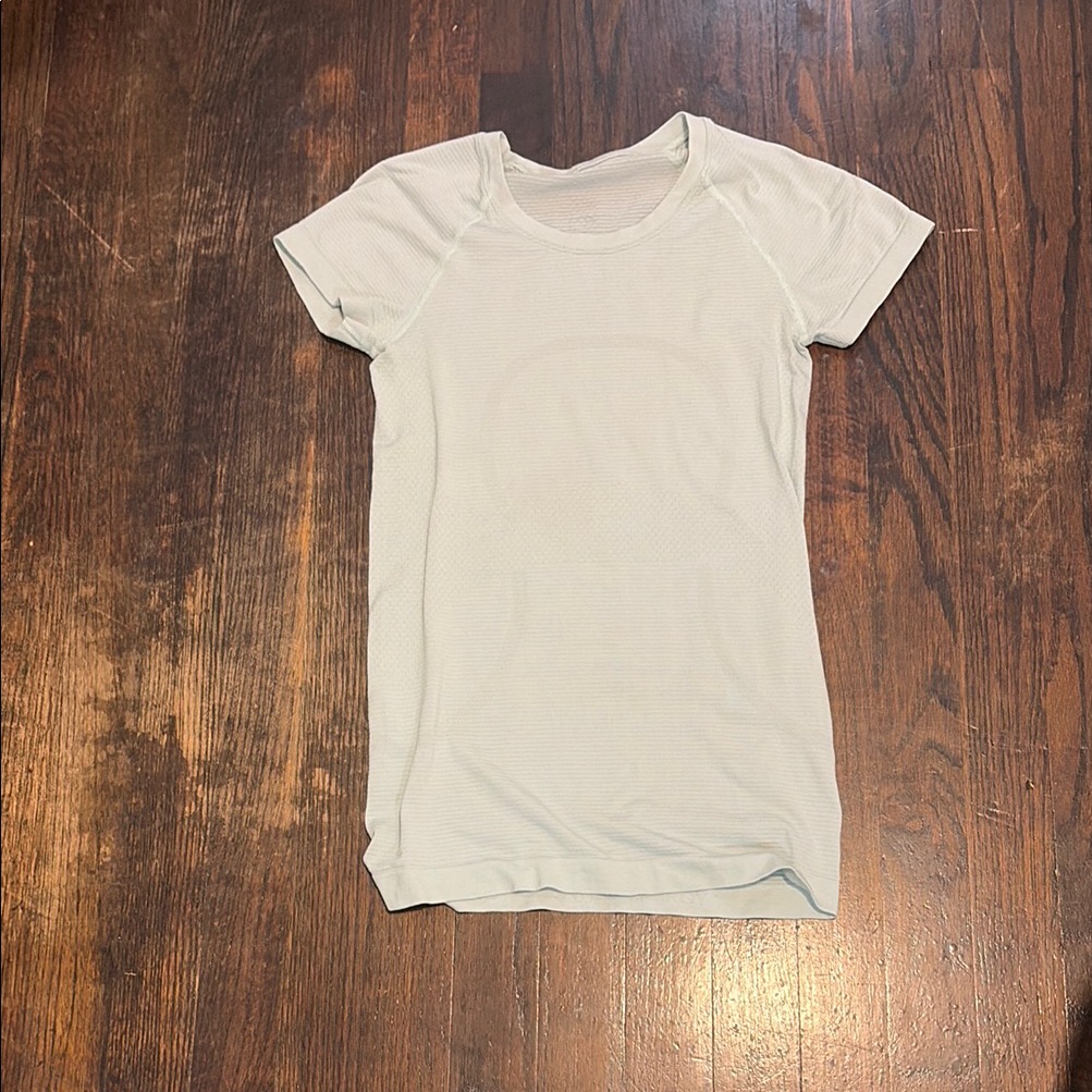 Lululemon Women’s Swiftly-Tee